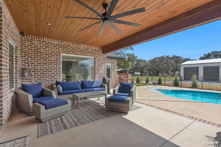 Property Photo:  3275 Melvin Dr  FL 32571 