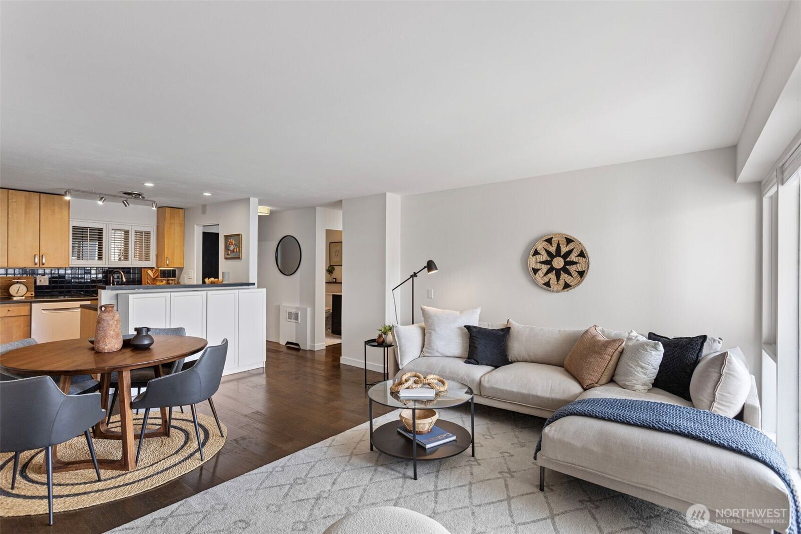 Property Photo:  632  13th Avenue E 12  WA 98102 