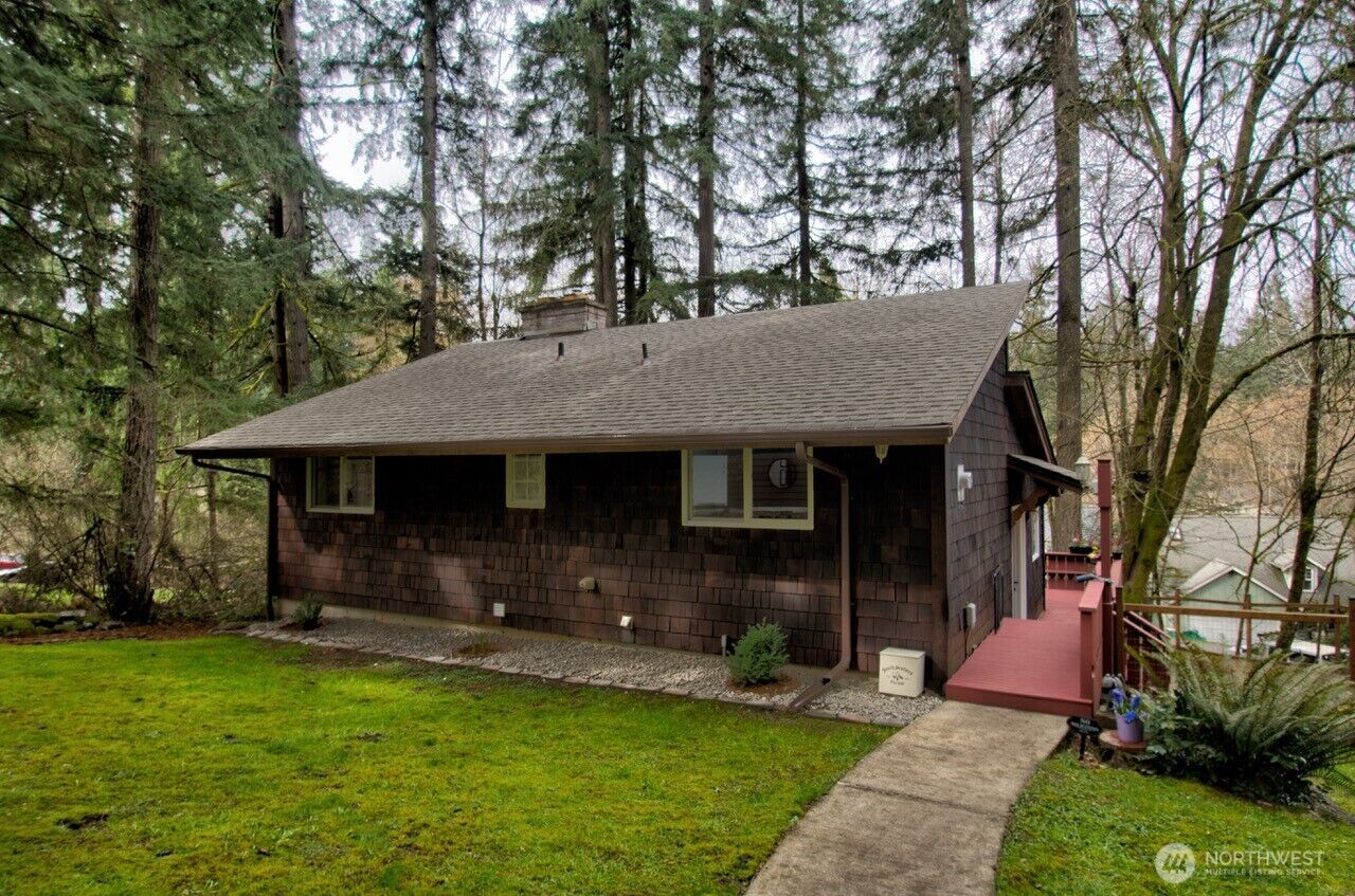 Property Photo: 8410 Thrulake Circle SE WA 98513