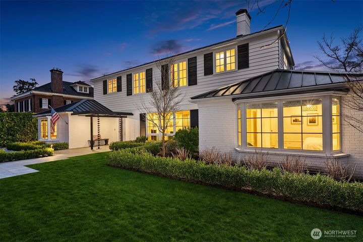 Property Photo:  1403  Shenandoah Drive E  WA 98112 