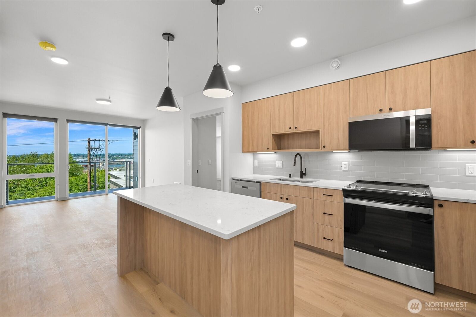Property Photo:  820 N State Street 513  WA 98225 