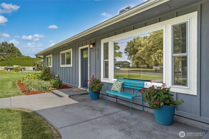 Property Photo:  1836  Pike Place  WA 99362 