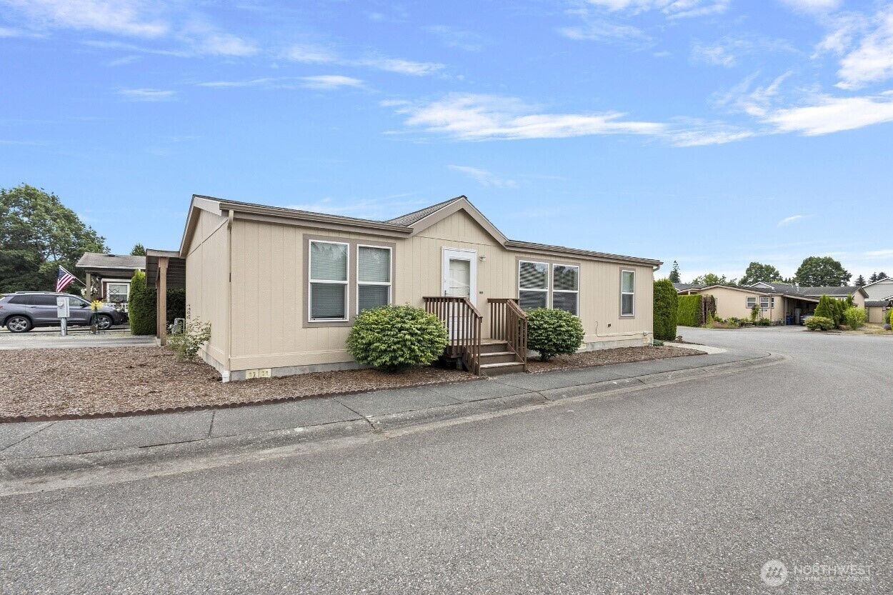3 bed Sedro Woolley home for sale: 886 Carriage Court, Sedro Woolley ...