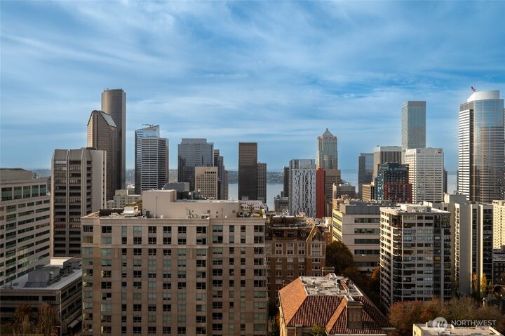 Property Photo:  1301  Spring Street 21I  WA 98104 