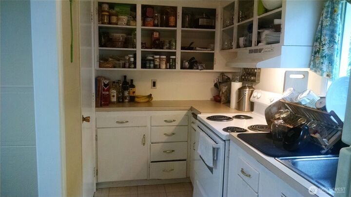 Property Photo:  1537  15th Avenue NE  WA 98144 