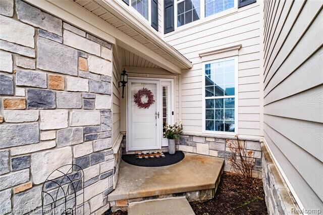 Property Photo:  42908 Cardinal Way  MI 48375 