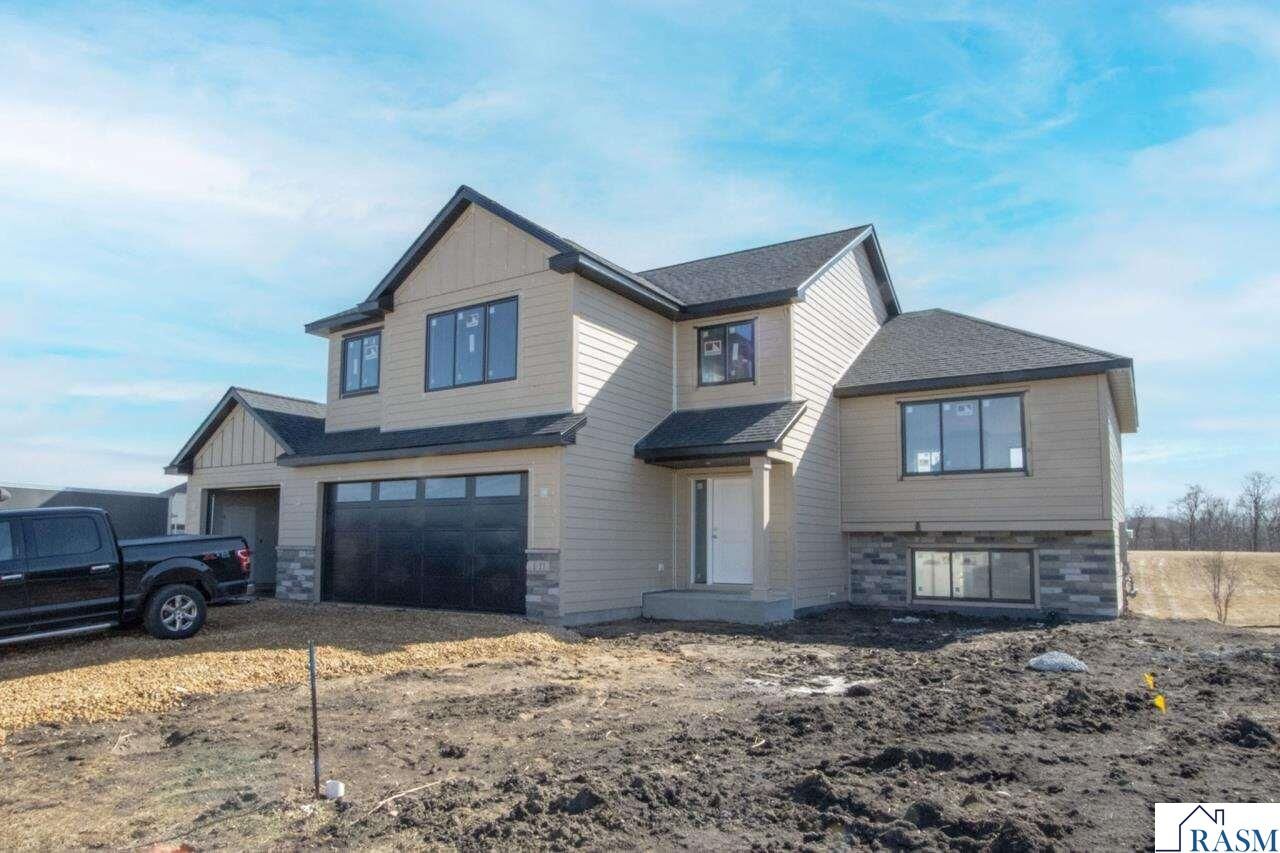 Property Photo:  11 Sunset Court  MN 56003 