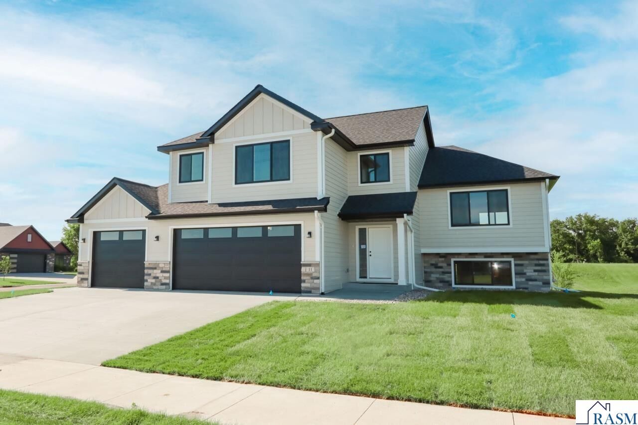 Property Photo:  11 Sunset Court  MN 56003 