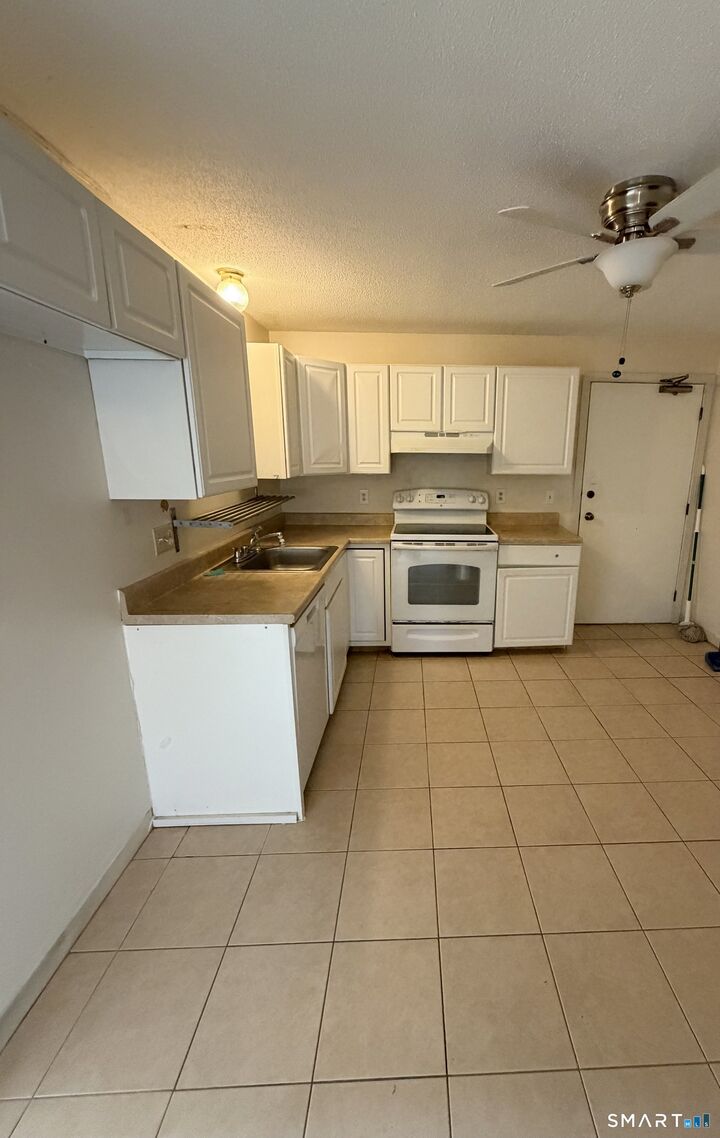 Property Photo:  33 River Street  CT 06095 