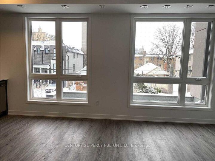 Property Photo: 10 Marquette Avenue 7 ON M6A 0E1