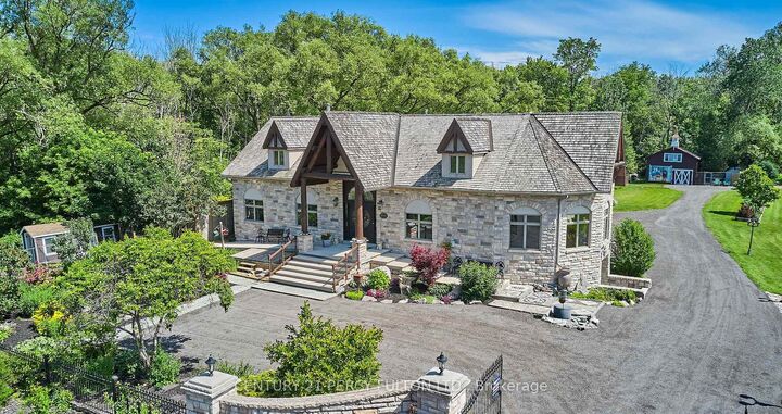 Property Photo:  2733 Taunton Road  ON L1C 7B1 