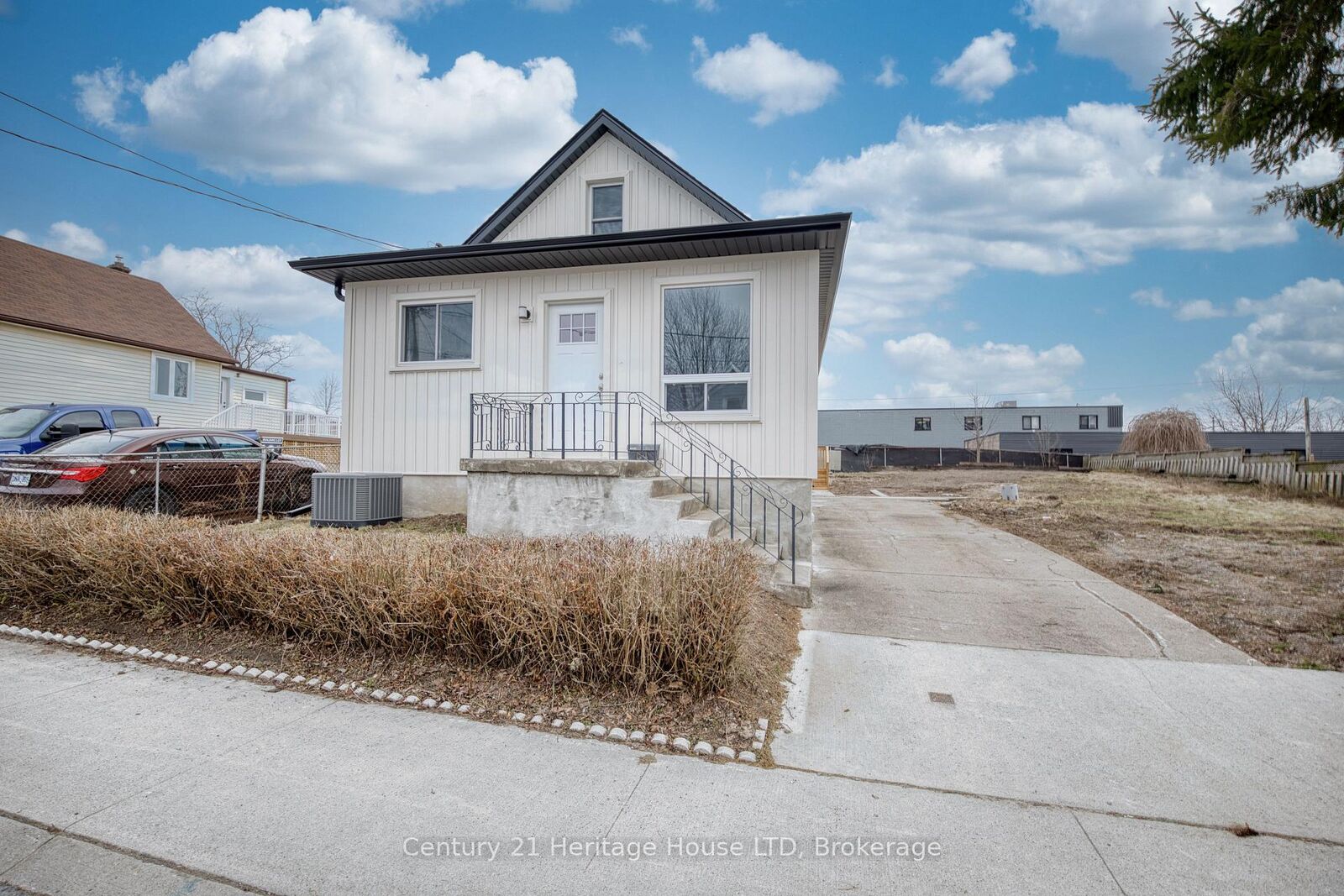 Property Photo: 64 Patricia Street ON L2V 3W1