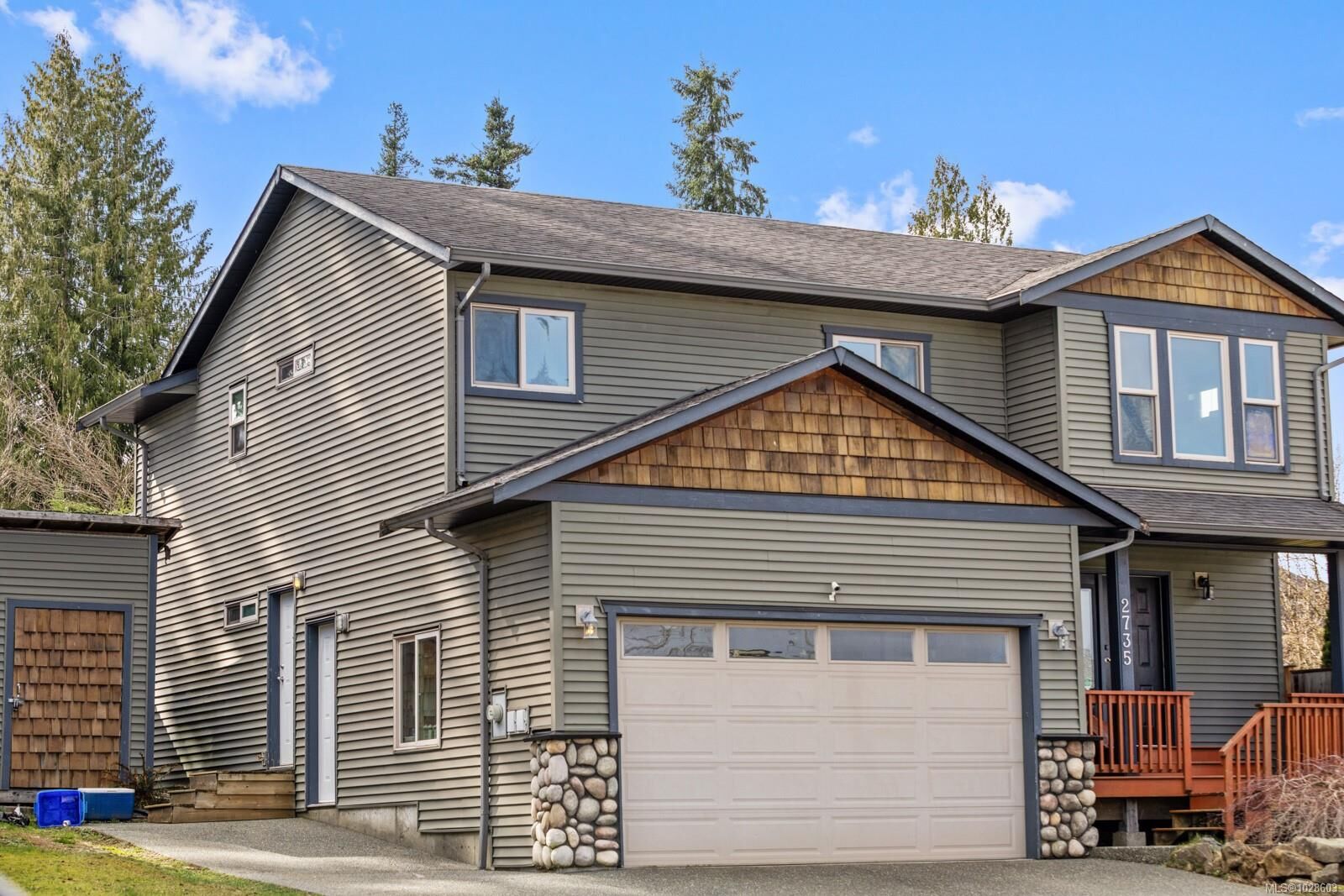 Property Photo: 2735 Rydal Ave BC V0R 1S0