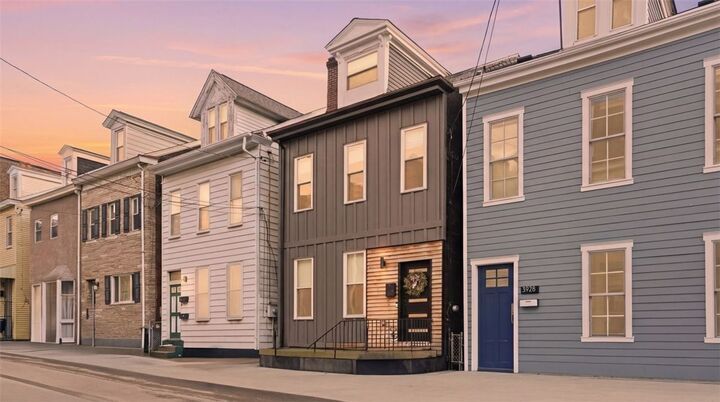 Property Photo:  3930 Howley St  PA 15224 