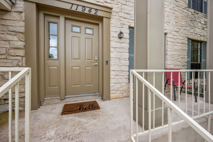 Property Photo: 11942 Bittern Hollow TX 78758