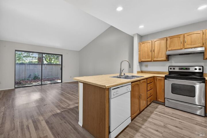 Property Photo: 106 Nicholas Court CA 94931