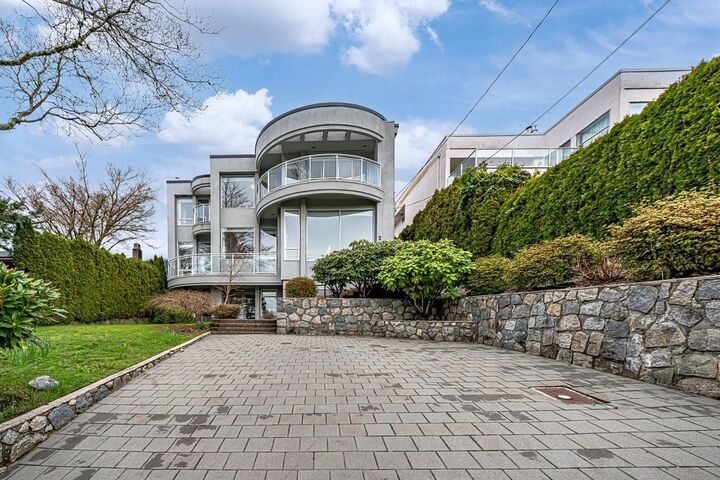 2135 Lawson Avenue — photo 1