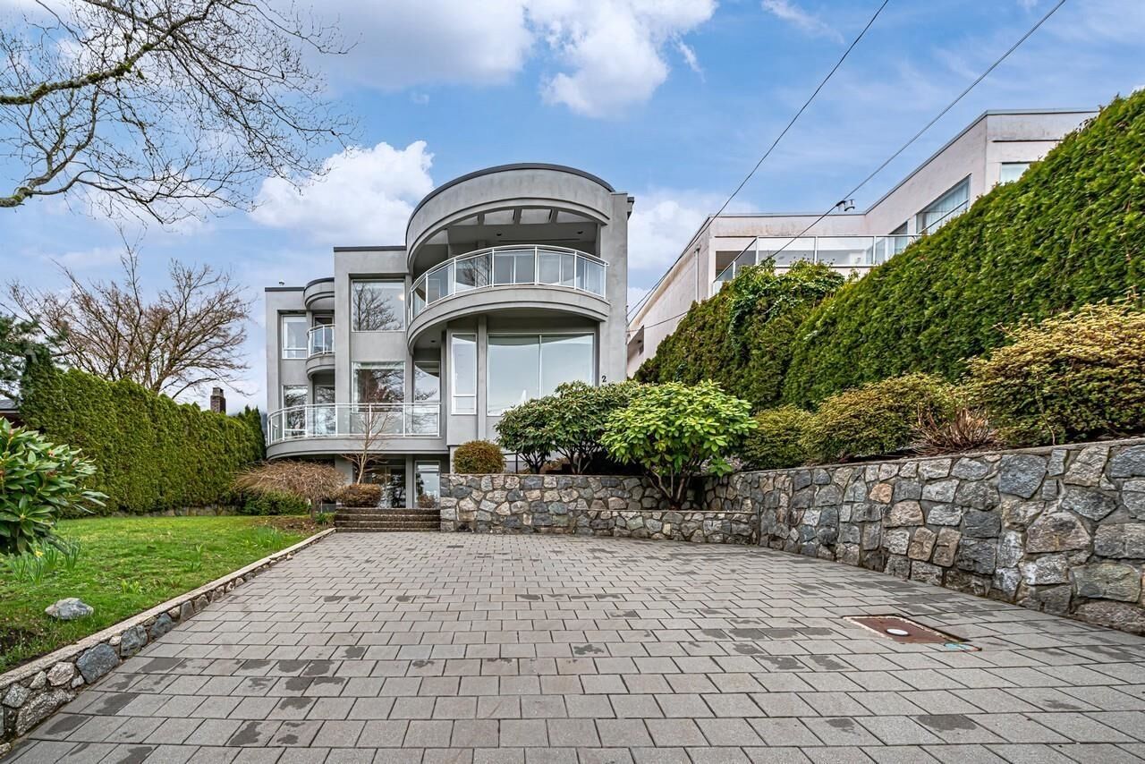 Property Photo: 2135 Lawson Avenue BC V7V 2E1