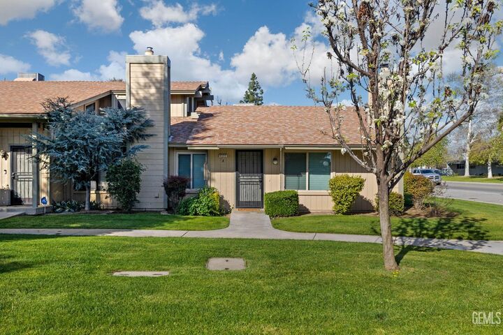 Property Photo:  4305 Planz Road A  CA 93309 