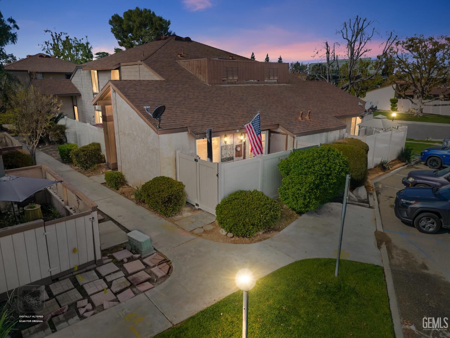 Property Photo:  5101 Dunsmuir Road 13  CA 93309 
