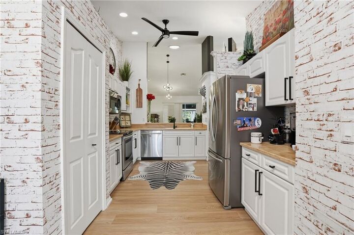 Property Photo:  5320 Whitten Dr 46  FL 34104 