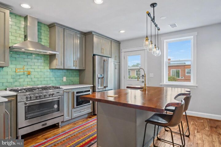 Property Photo:  30 T Street NE 2  DC 20002 