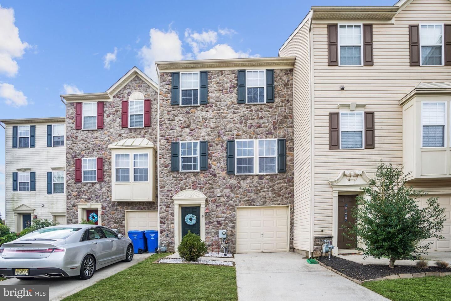 Property Photo:  8 Shoemaker Drive  NJ 08085 