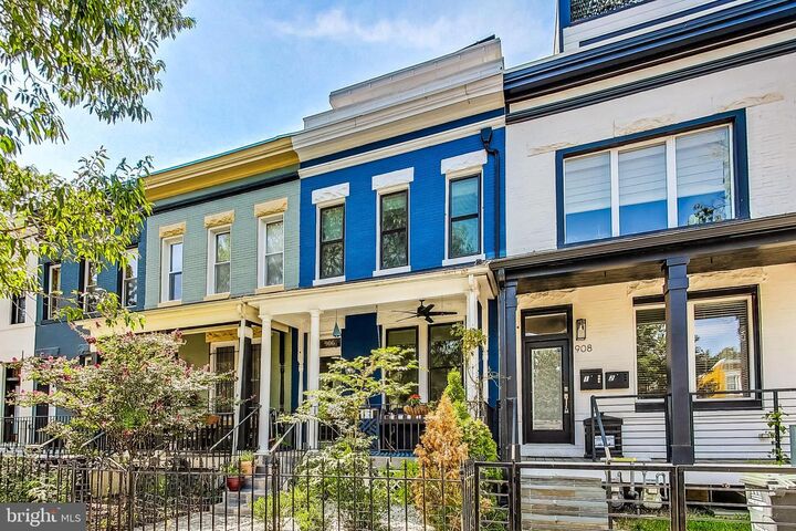 Property Photo:  906 8th Street NE  DC 20002 