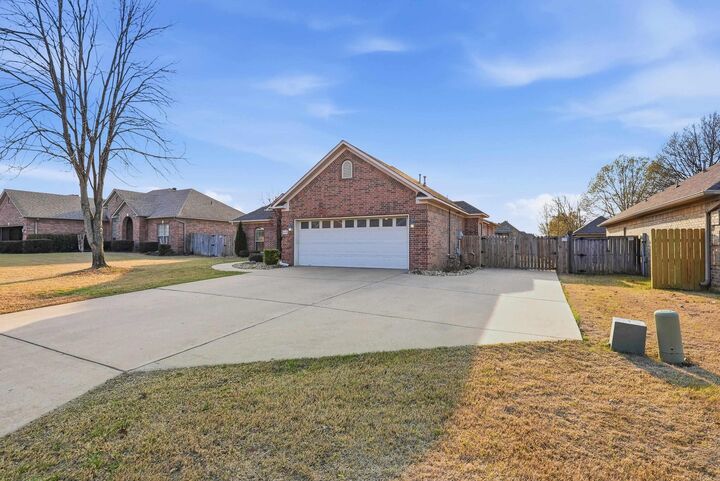 Property Photo:  1535 Blustery Way  AR 72034 