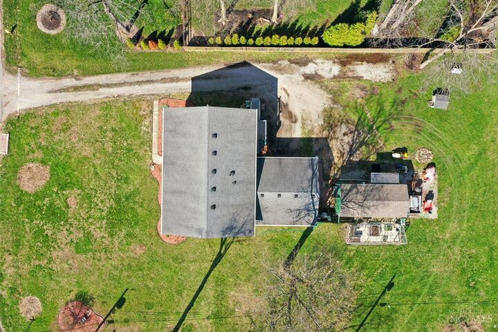 Property Photo: 3 Carnell Place OH 45040