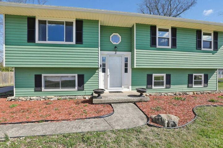 Property Photo:  3 Carnell Place  OH 45040 