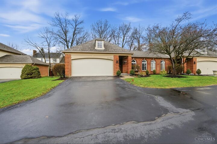 Property Photo: 11143 Jardin Place OH 45241