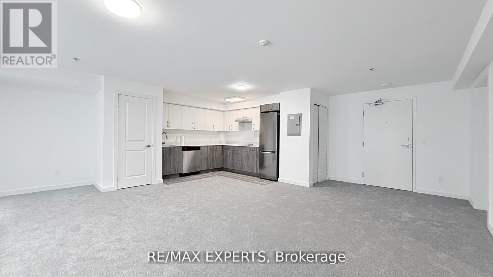 Property Photo:  45 Connaught Avenue 302  ON M4L 2V8 