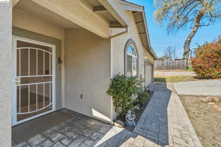 Property Photo:  17800 Rolling Oaks Dr.  CA 95327 