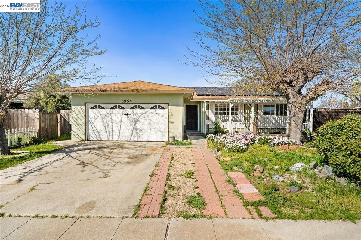 Property Photo:  5954 Running Hills Ave  CA 94551 