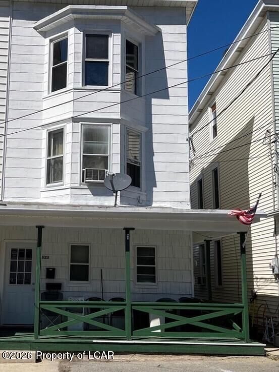 Property Photo: 623 Arlington Street PA 18252