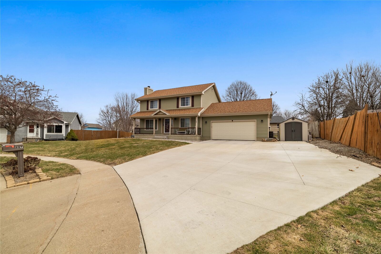 Property Photo:  487 Sunrise Circle  IA 50327 