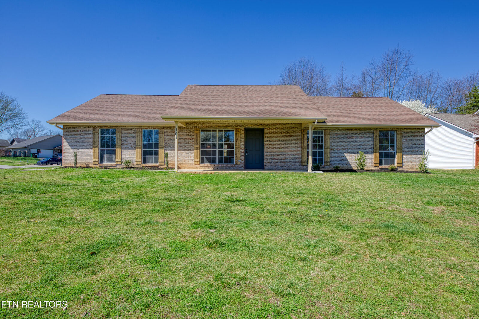 Property Photo:  104 Maple Oak Drive  TN 37801 