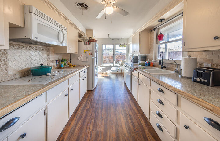 Property Photo:  3606 54th Street  TX 79413 