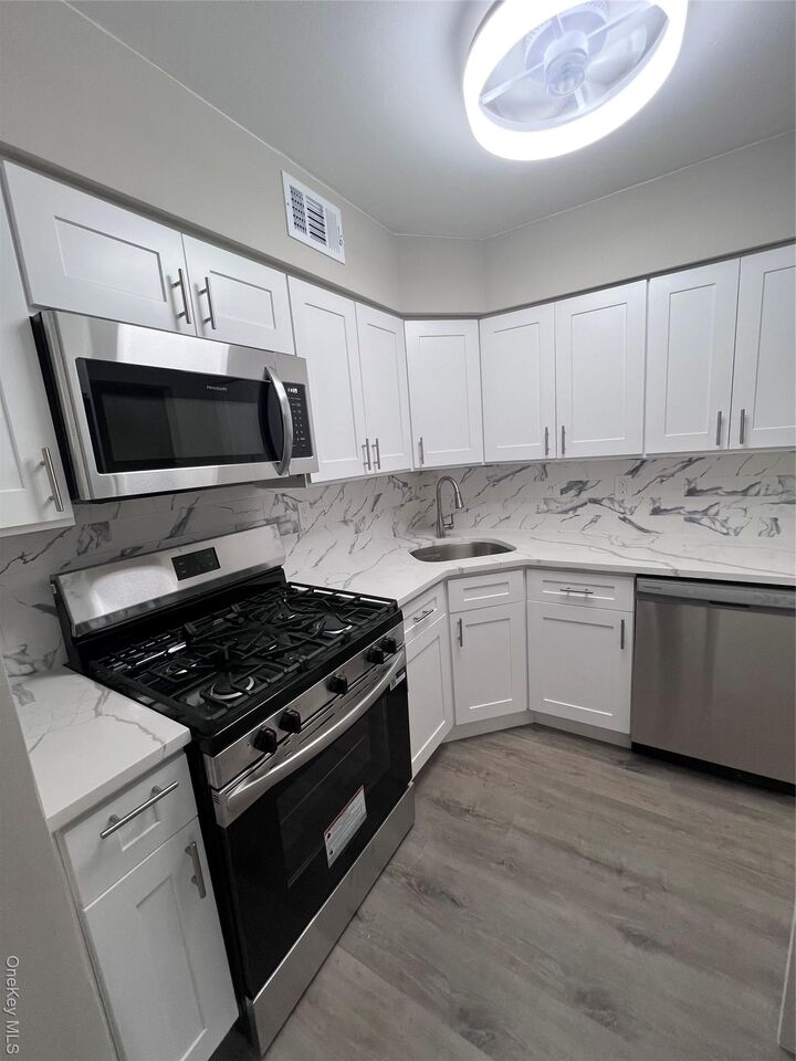 Property Photo: 305 Fairview Circle NY 11953