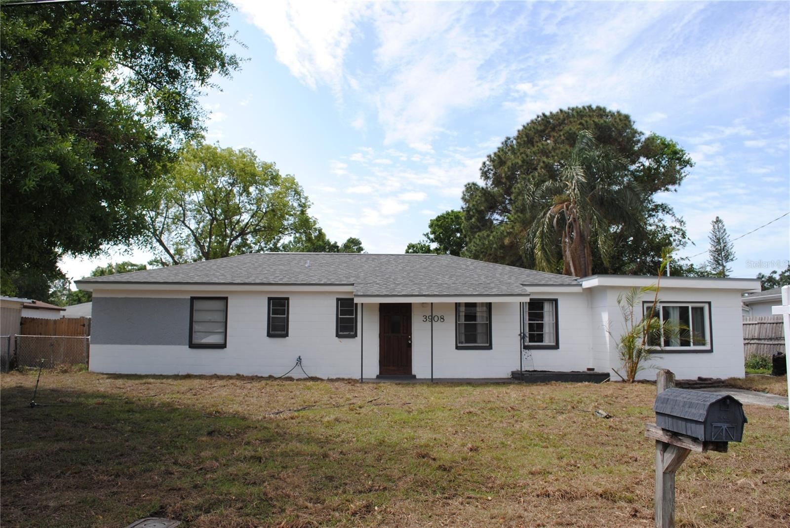 Property Photo: 3908 W Wallace Avenue FL 33611
