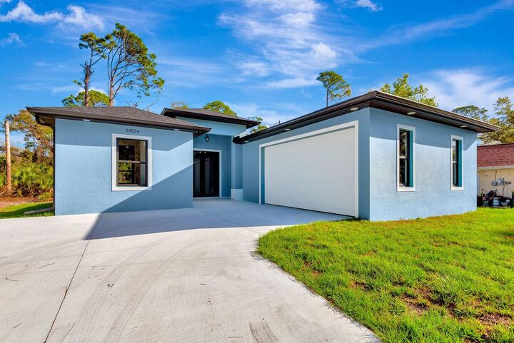 Property Photo:  13524 Sedgwick Avenue  FL 33953 