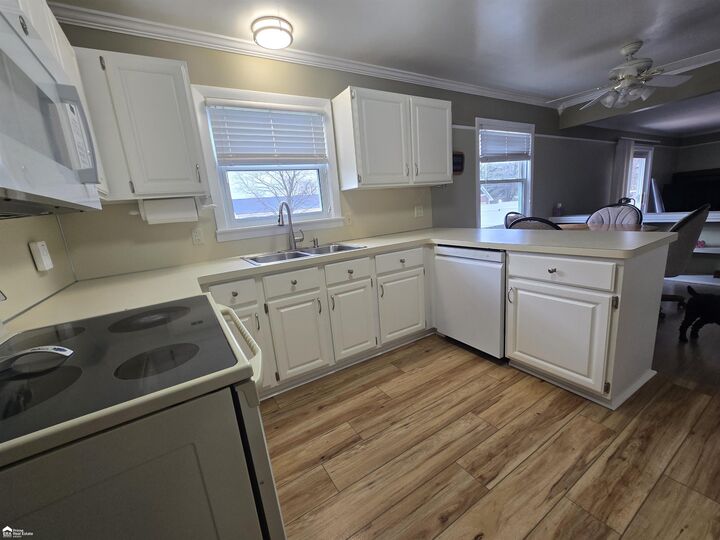 Property Photo:  5522 Old Franklin Road  MI 48439 