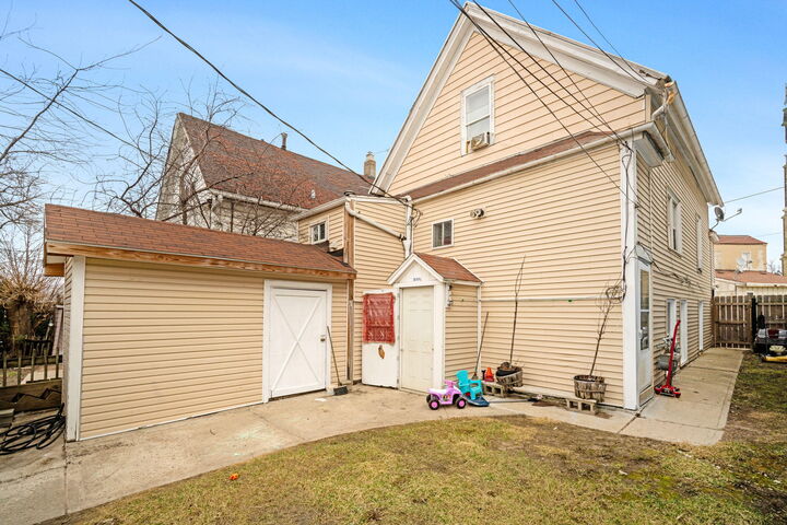 Property Photo:  2375 S 15th Pl  WI 53215 