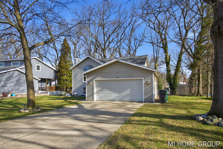 Property Photo:  641 Pineview Drive  MI 49424 