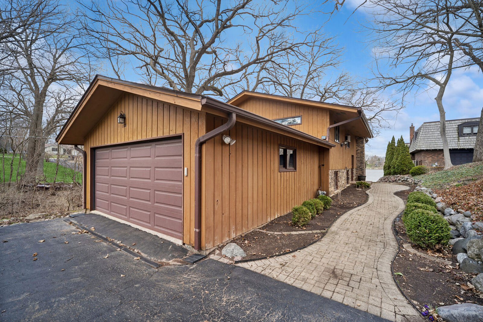 Property Photo:  128 Hickory Road  IL 60156 