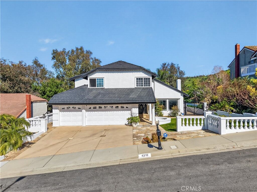 Property Photo: 4310 Mountain Shadows CA 90601