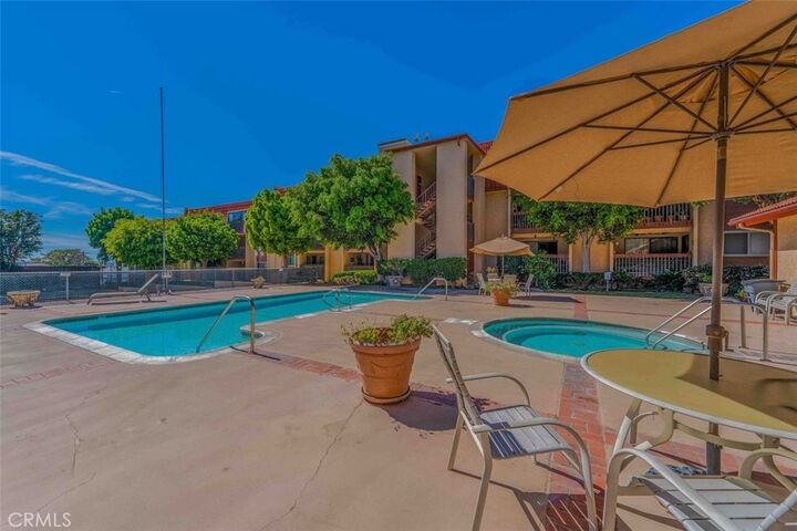 Property Photo:  2101 E 21st 212  CA 90755 