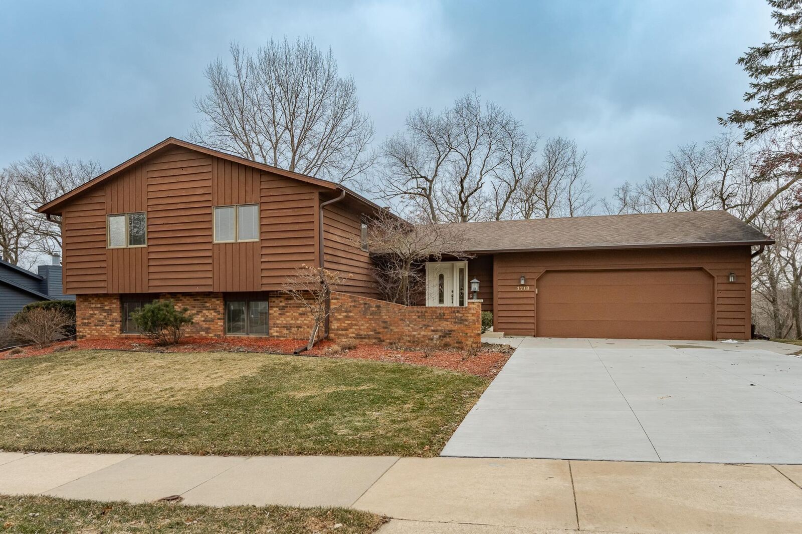 Property Photo:  1718 22nd Avenue NE  MN 55906 