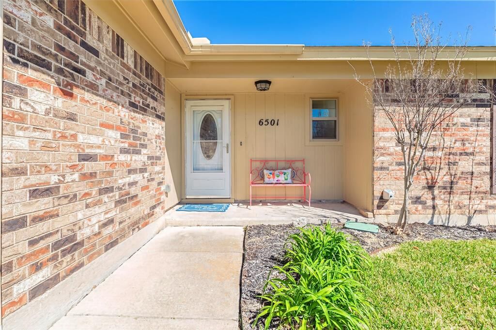 Property Photo:  6501 Starnes Road  TX 76148 